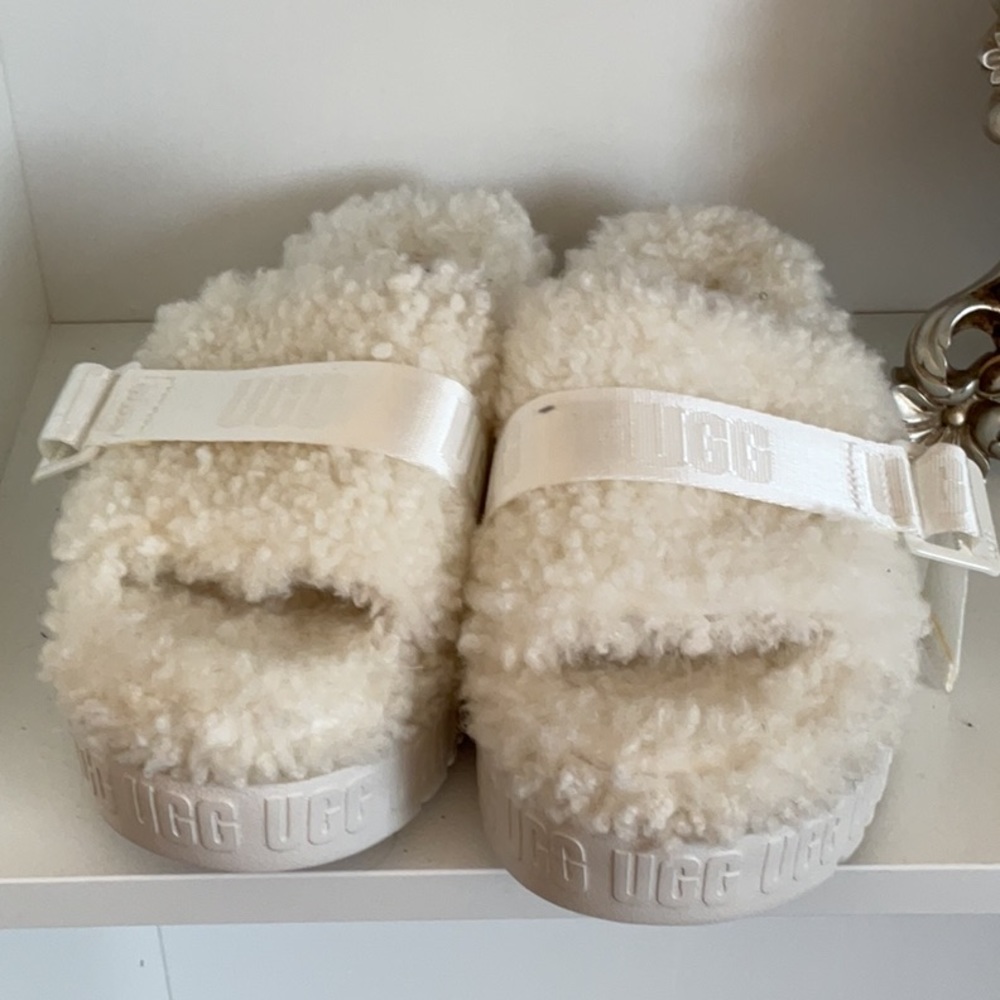 UGG Cream Slides Size 7 Women’s Lamb UGG Plush NEW Adjustable Strap Fuzzy